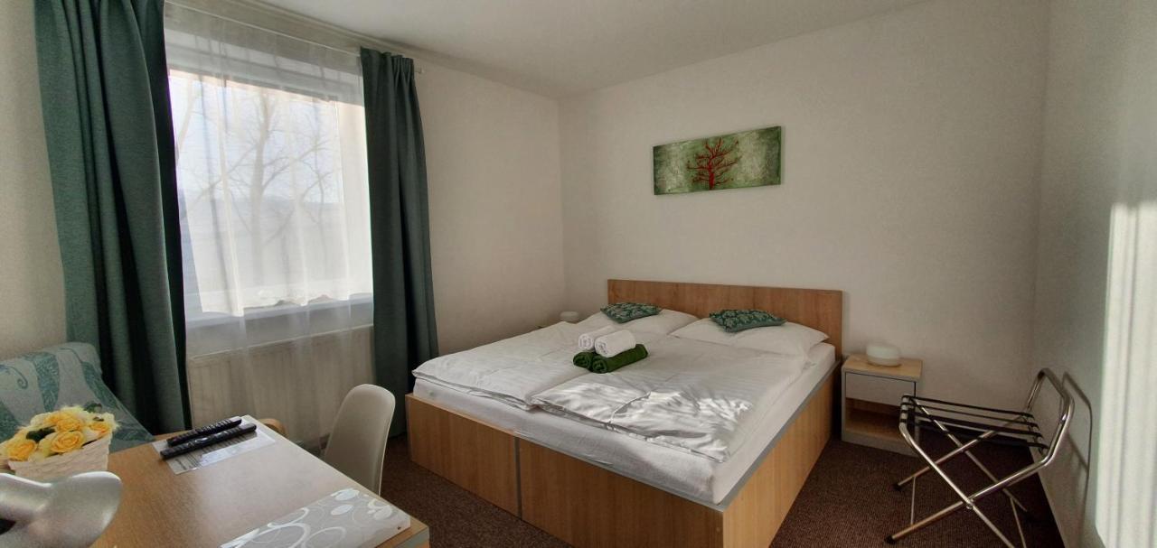 Penzion Amfík Bukovina Popovice  Exterior foto