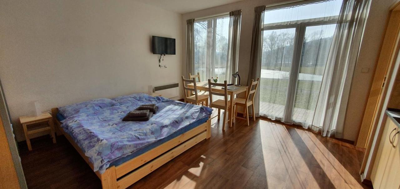 Penzion Amfík Bukovina Popovice  Exterior foto
