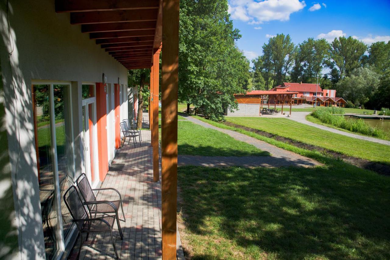 Penzion Amfík Bukovina Popovice  Exterior foto