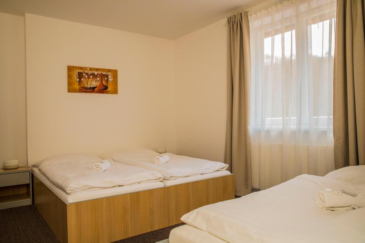 Penzion Amfík Bukovina Popovice  Exterior foto